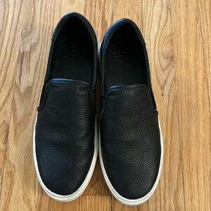 Ugg sz 10 black leather sneaker rubber sole great pre owned condition slip ons